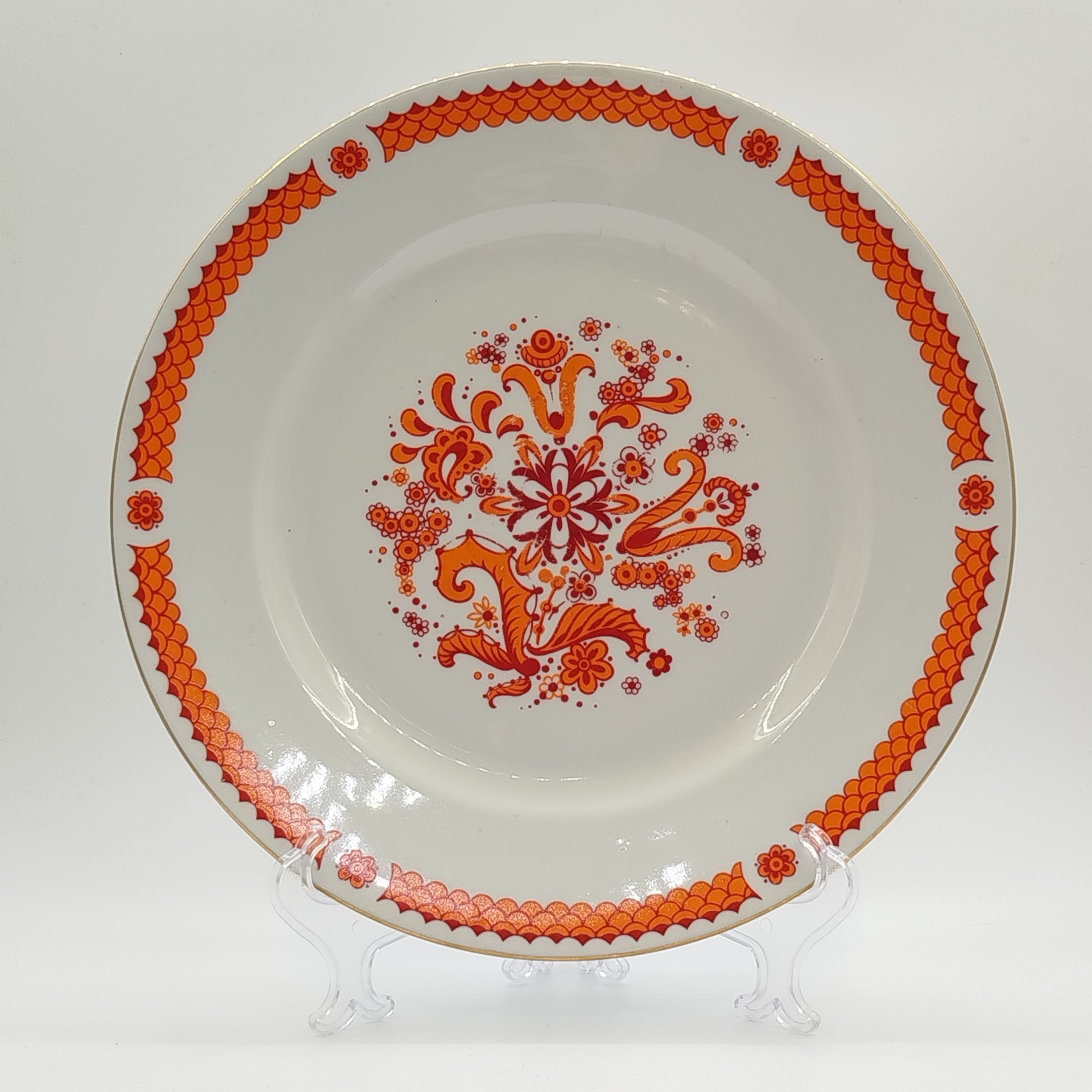 Блюдо сервировочное с цветочным орнаментом, фарфор, деколь, золочение, Graf Von Henneberg Porzellan, 1777 Jlmenau, ГДР, 1977-1990 гг.