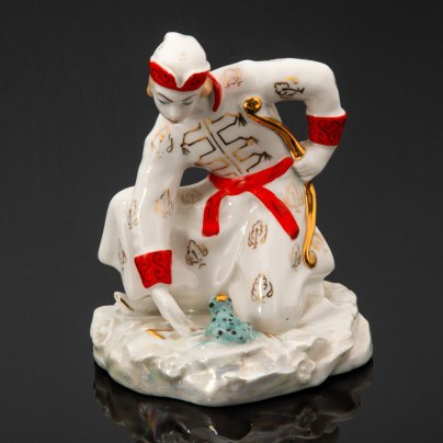 Статуэтка "Иван-царевич с царевной-лягушкой", скульптор А.А. Киселев, экспортное клеймо, Ленинградский завод фарфоровых изделий (ЛЗФИ)