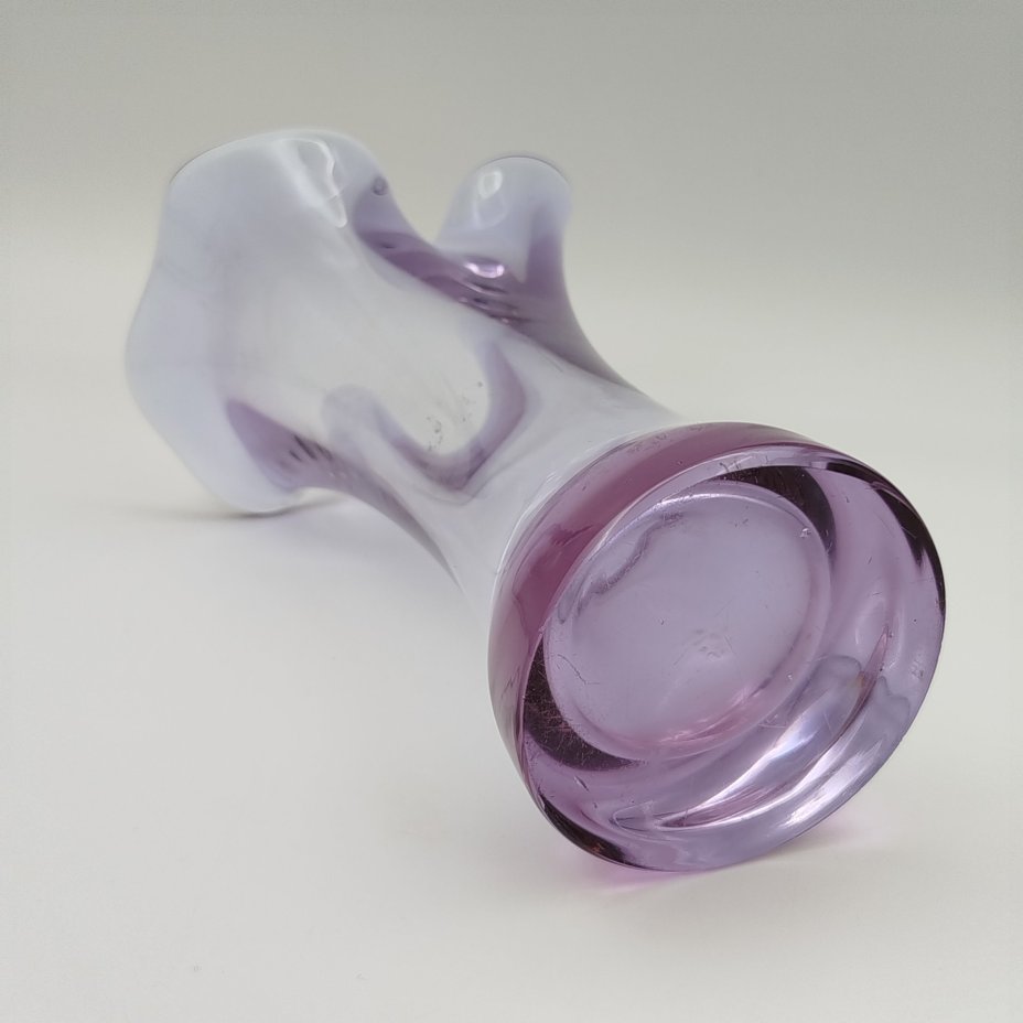 Ваза миниатюрная лилового оттенка