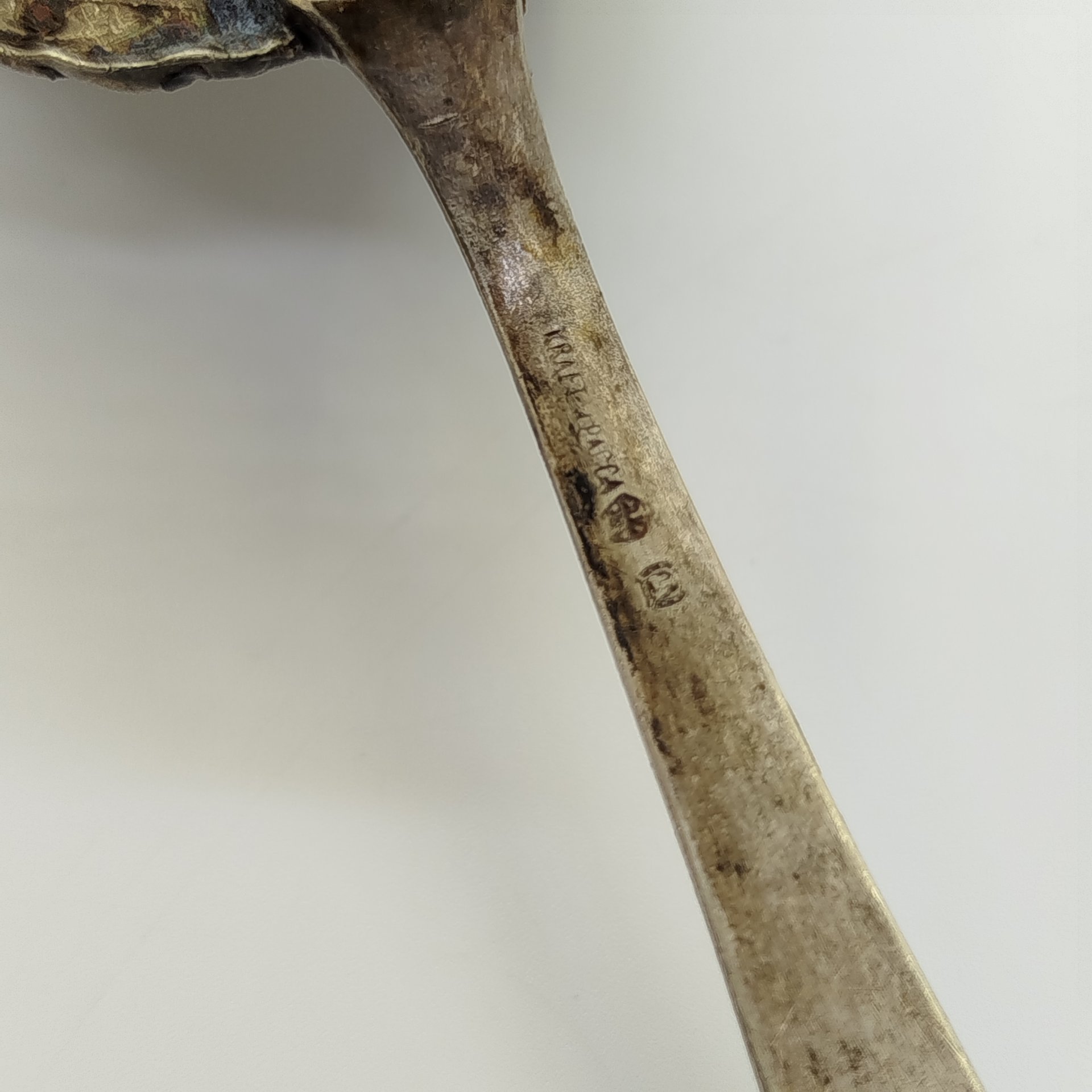 Лопатка для торта, украшенная растительным декором, фирма "Kraft Alpacca"