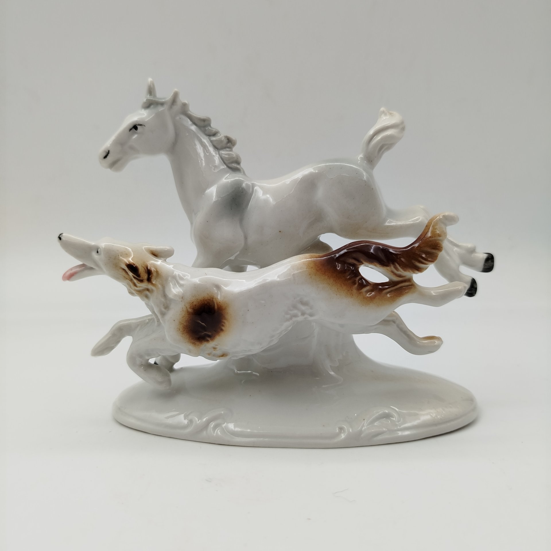 Статуэтка "Жеребенок с борзой", фарфор, роспись, Германия, 1950-1980 гг.