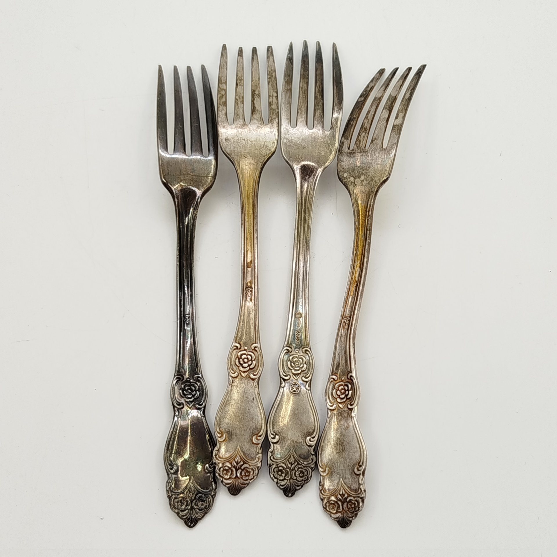 Набор из 4-х десертных вилок "Серебряная роза"
