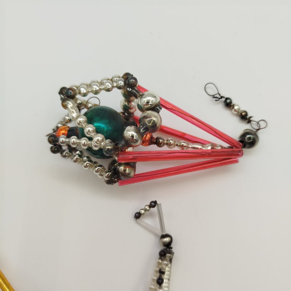 Набор из четырех ёлочных игрушек, стекло, стеклярус, Завод «Лаборприбор», СССР, 1950-1970 гг.