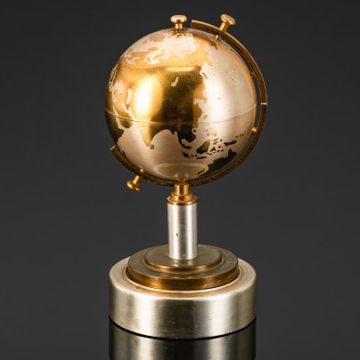 Сигаретница настольная, музыкальная "Глобус" на 18 сигарет