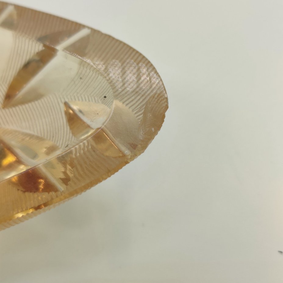 Лоток из туалетного набора "Листики", автор Х.М. Пыльд, цветное стекло, алмазная грань, Ленинградский завод художественного стекла (ЛЗХС), СССР, 1960-1980 гг.