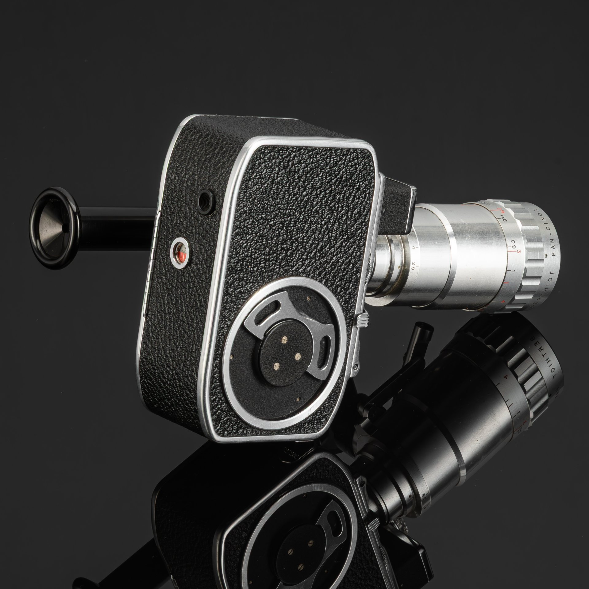 Кинокамера "Bolex C8SL" с объективом "Berthiot Pan-Cinor 2.8/10-30" в кофре, Paillard Bolex