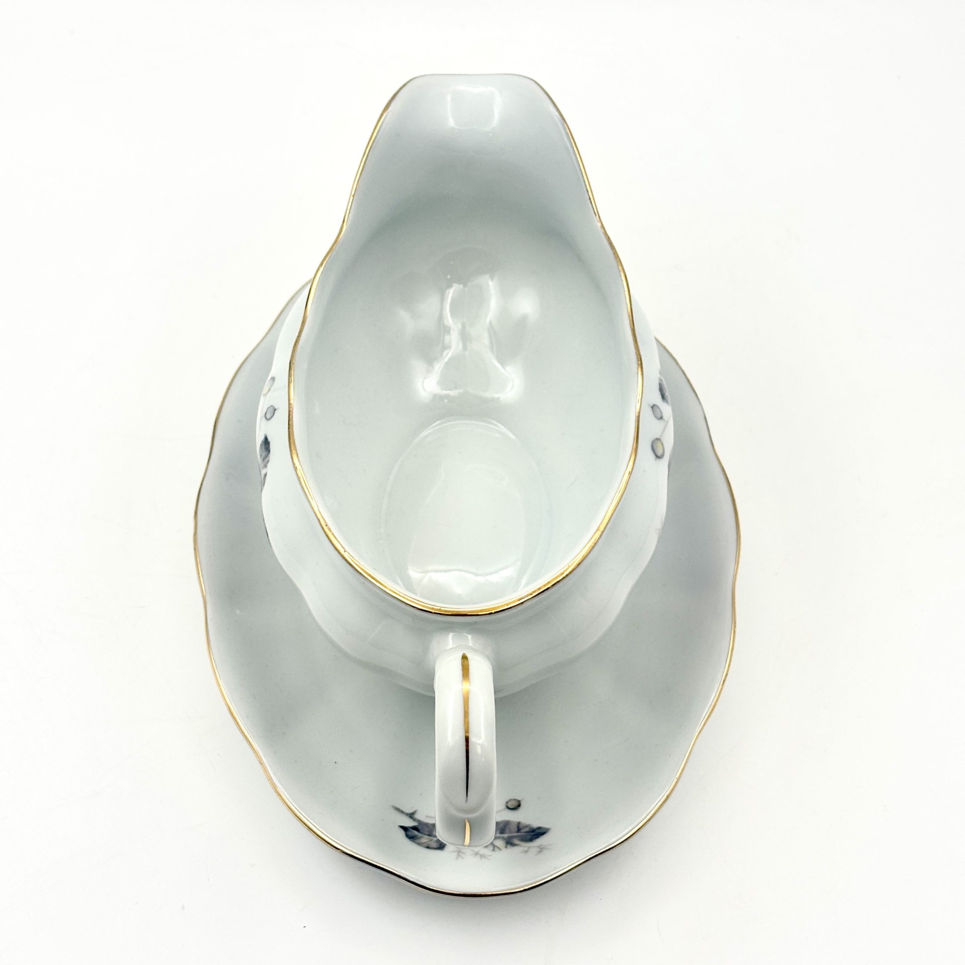 Соусник, украшенный изображением розы, фарфор, деколь, золочение, Karolina (Фарфоровая мануфактура «Каролина», Польша), Польша, 1980-1990 гг.