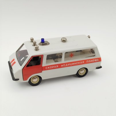 Модель микроавтобуса РАФ-2203 "Скорая помощь" в масштабе 1:43