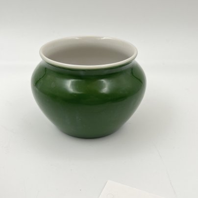 Горшочек зеленого цвета (для сметаны или соли), фарфор, крытье, Дмитровский фарфоровый завод (ДФЗ Вербилки), СССР, 1954-1965 гг.