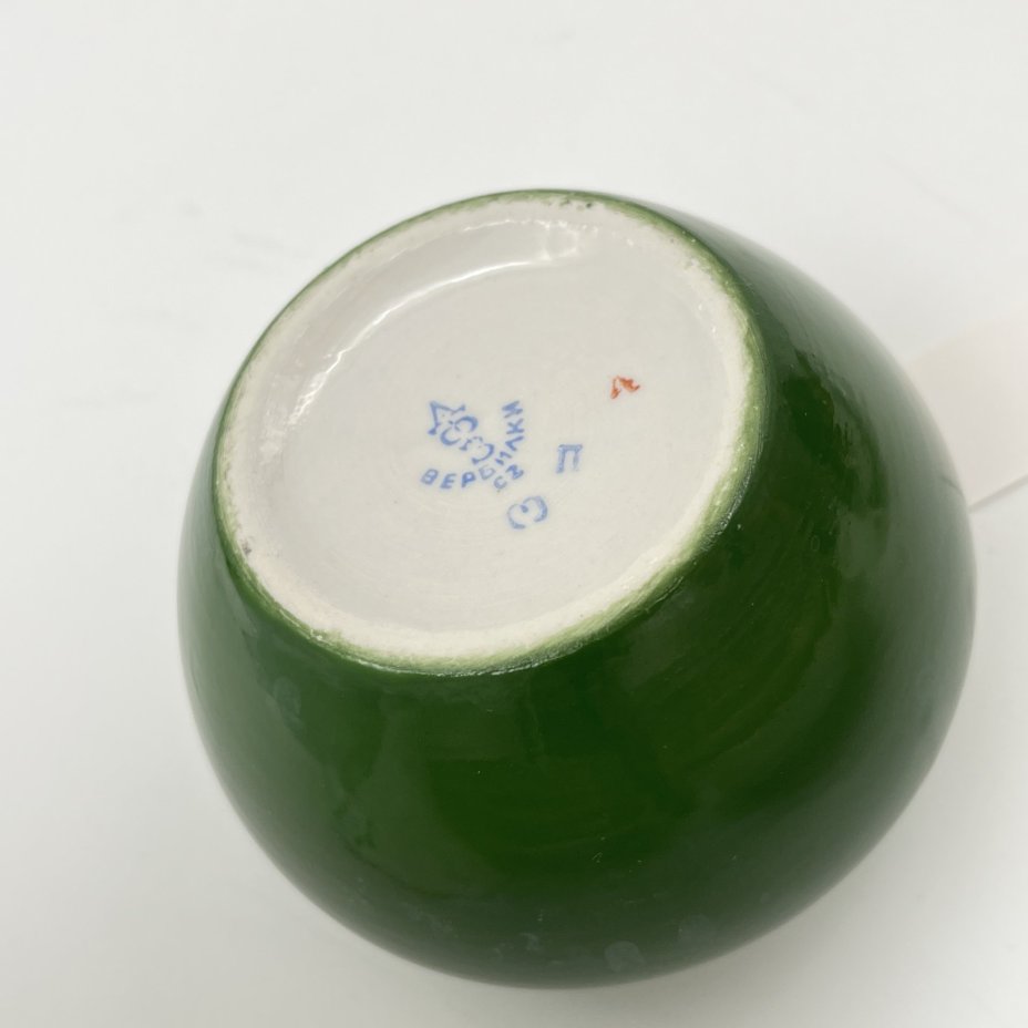 Горшочек зеленого цвета (для сметаны или соли), фарфор, крытье, Дмитровский фарфоровый завод (ДФЗ Вербилки), СССР, 1954-1965 гг.