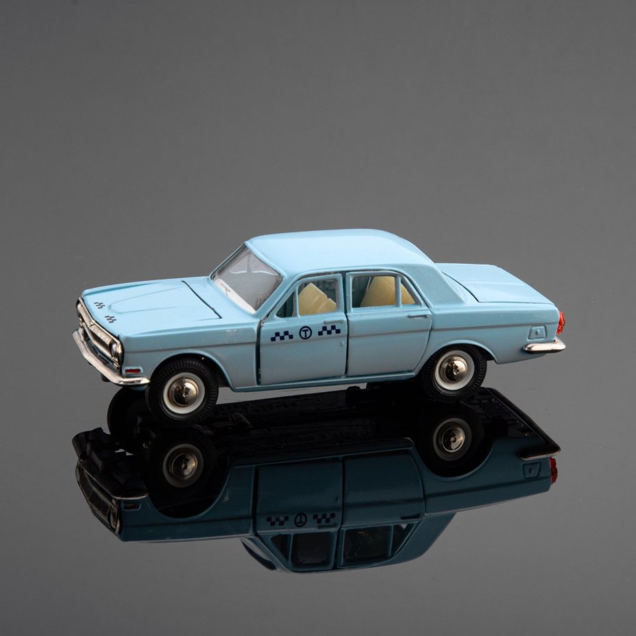 Модель автомобиля в масштабе 1:43 "ГАЗ 2401" (такси)