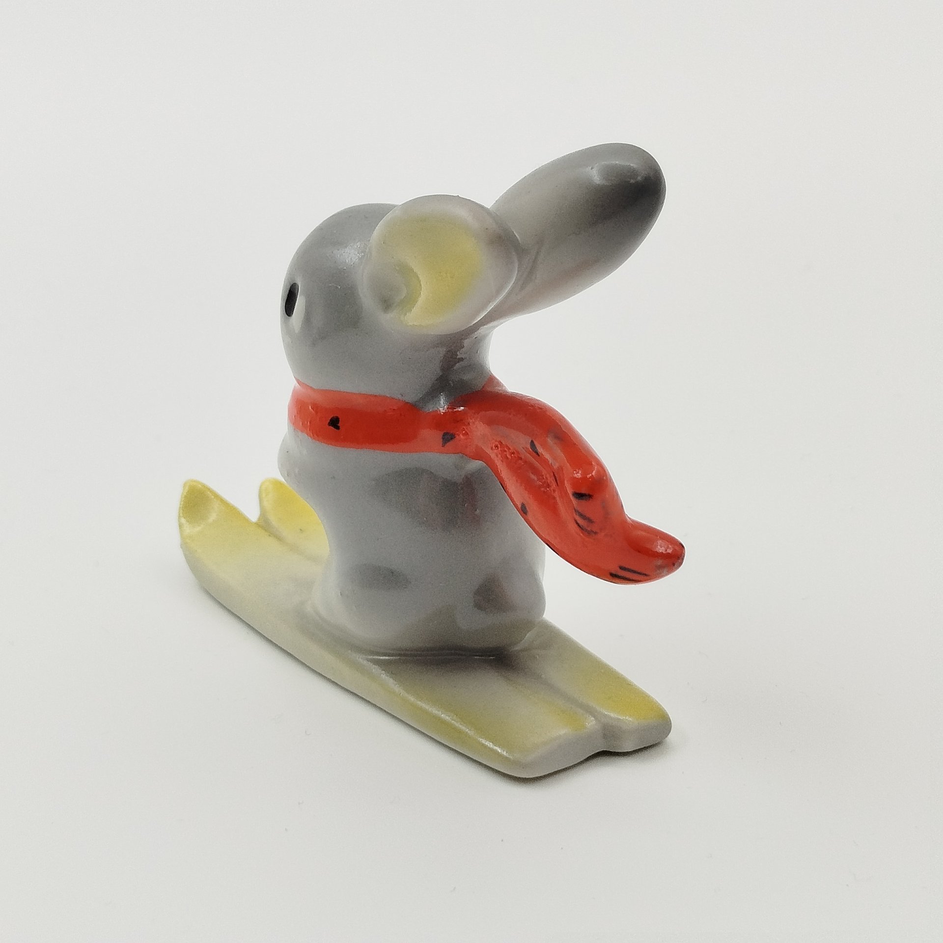 Статуэтка "Заяц на лыжах", автор К. Мельник, фарфор, роспись, Барановский фарфоровый завод, СССР, 1960-1970 гг.