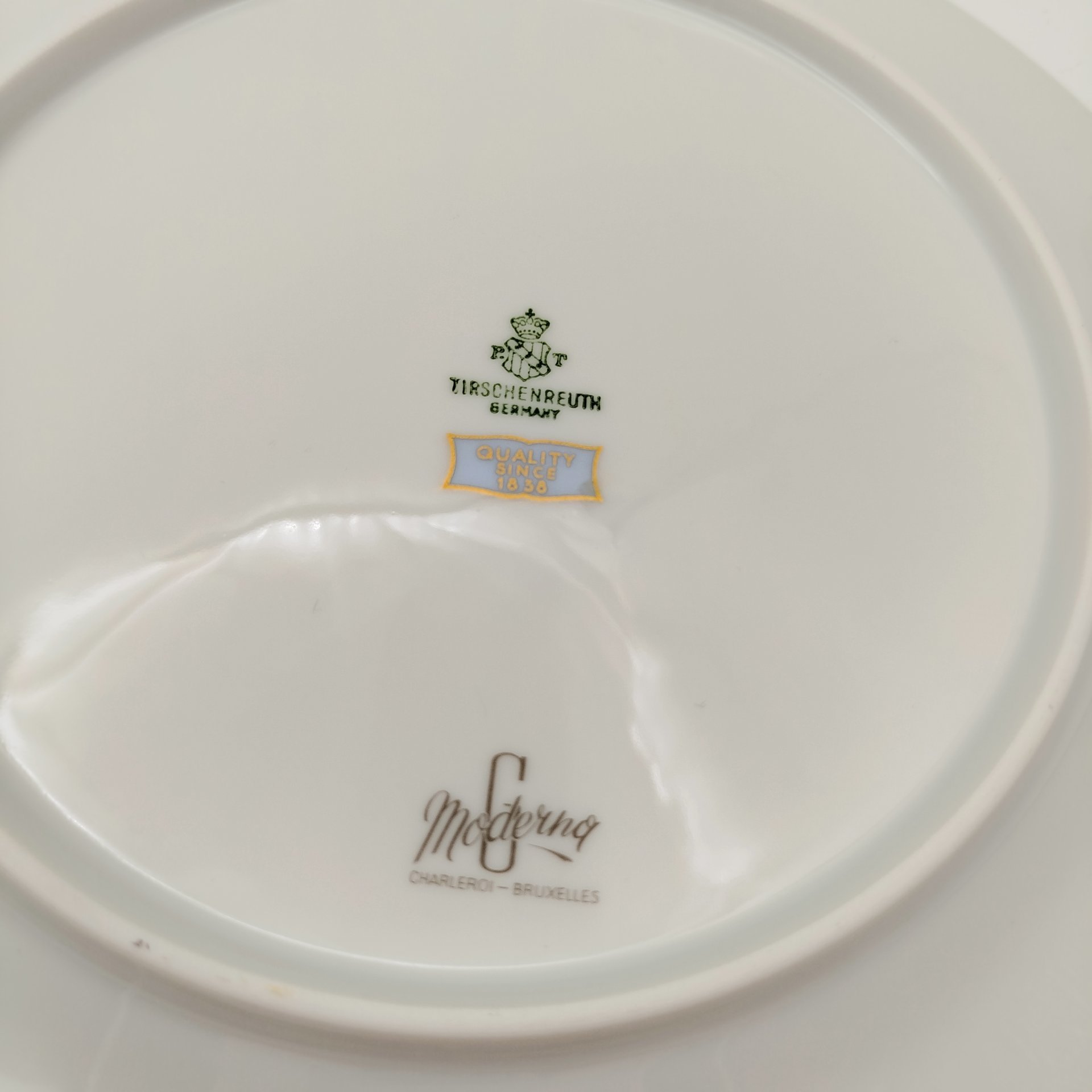 Набор тарелок для горячих блюд с растительным декором на 6 персон, серия "Charleroi-Bruxelles", фарфор, золочение, Tirschenreuth, Германия, 1969-1990 гг.