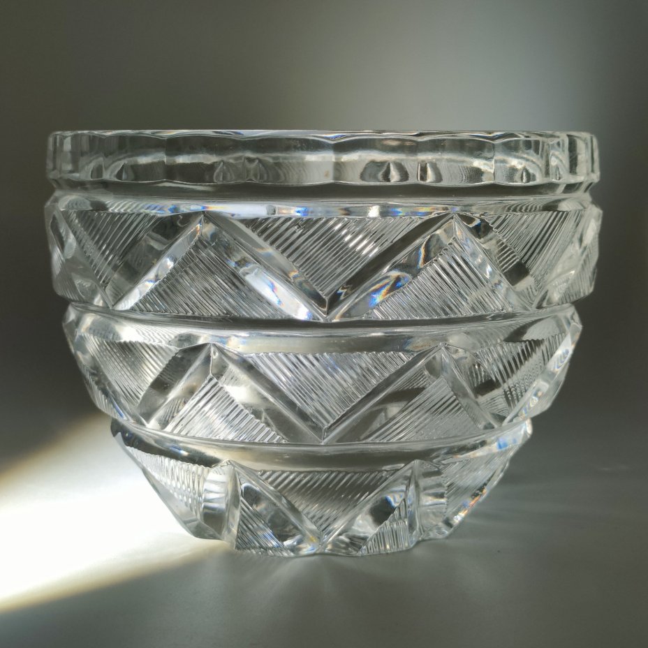 Вазочка для конфет с геометрическим декором, хрусталь, алмазная грань, Завод «Красный Гигант», СССР, 1970-1990 гг.