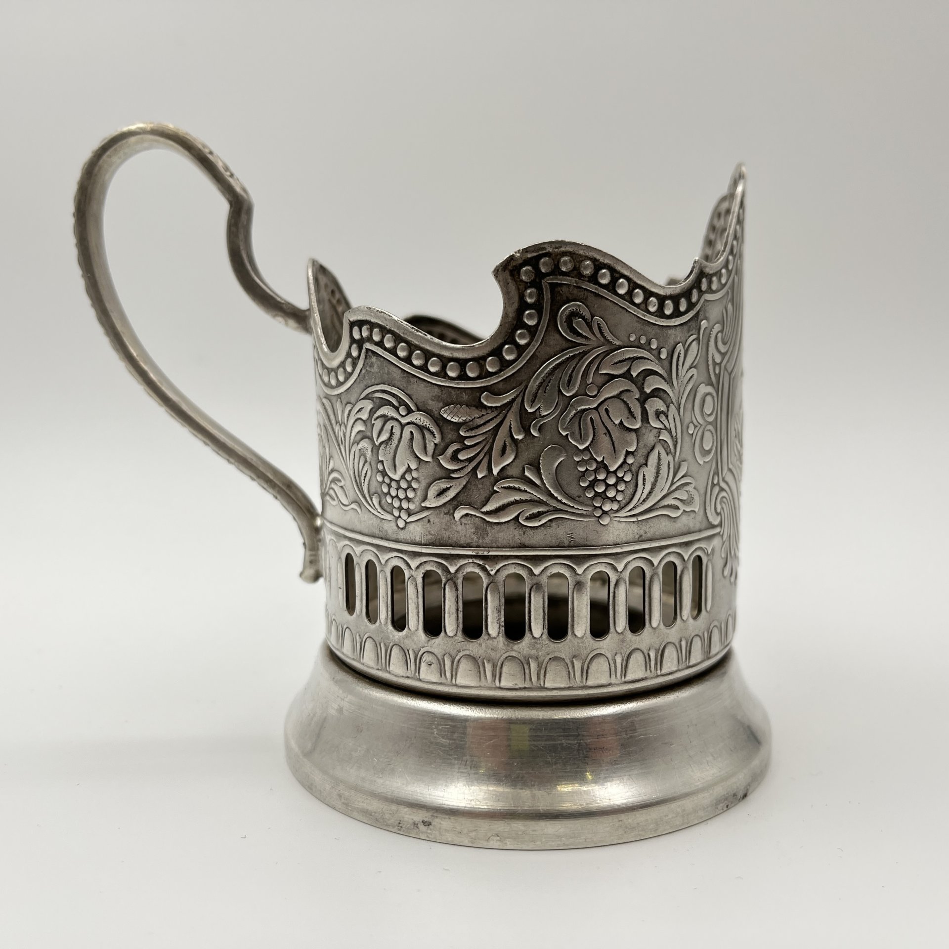 Подстаканник "Советский космос", мНЦ (медь-никель-цинк), Кольчугинский завод цветных металлов, СССР, 1970-1980 гг.