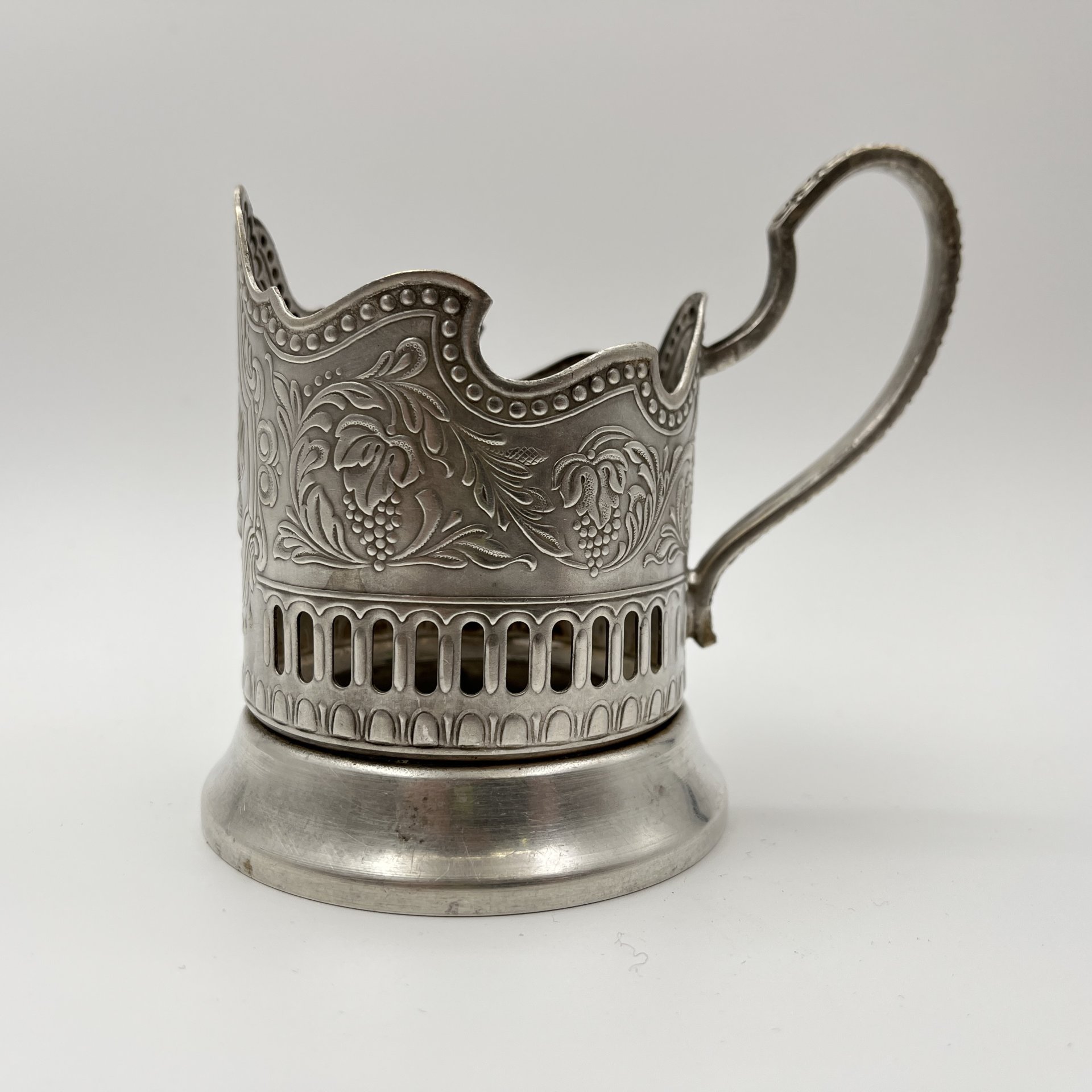 Подстаканник "Советский космос", мНЦ (медь-никель-цинк), Кольчугинский завод цветных металлов, СССР, 1970-1980 гг.