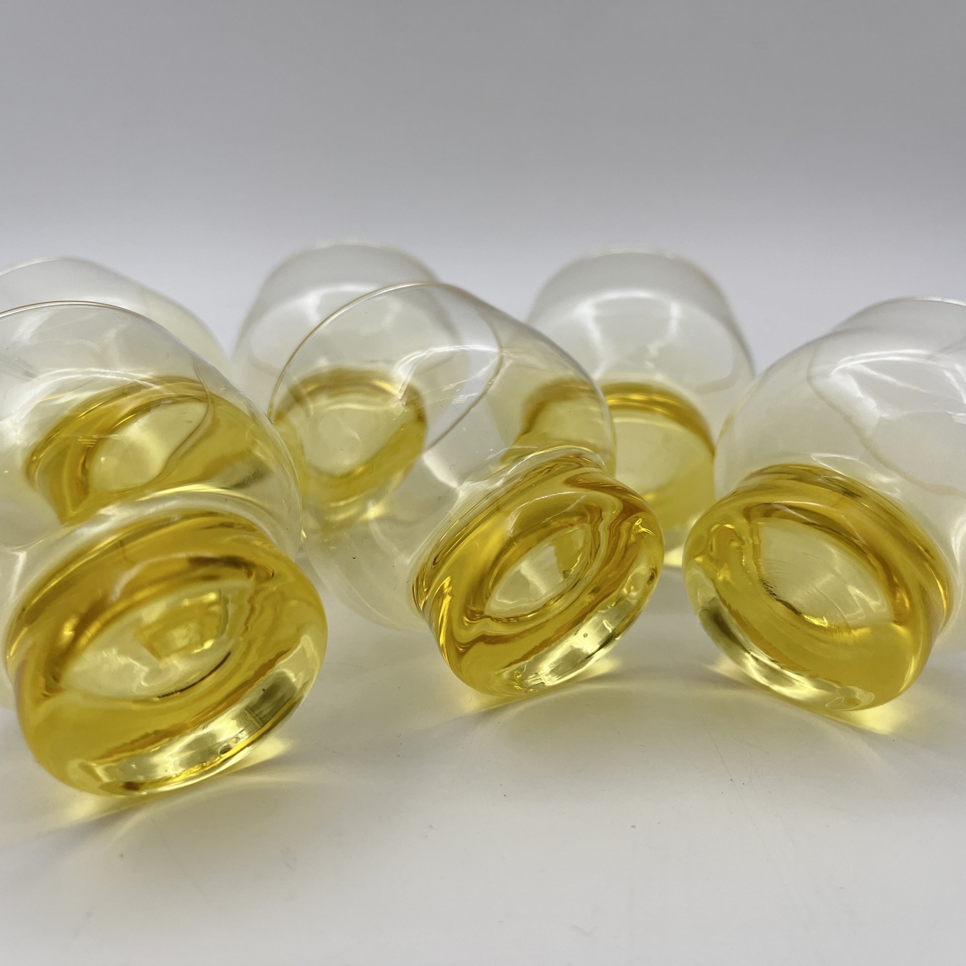 Набор из шести стопок лимонно-желтого оттенка, стекло, Гусевской хрустальный завод (Гусь-Хрустальный), СССР, 1970-1990 гг.