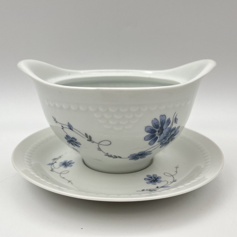 Соусник на подставке, украшенный цветочным декором, фарфор, деколь, Colditz (Кольдиц), ГДР, 1980-1990 гг.