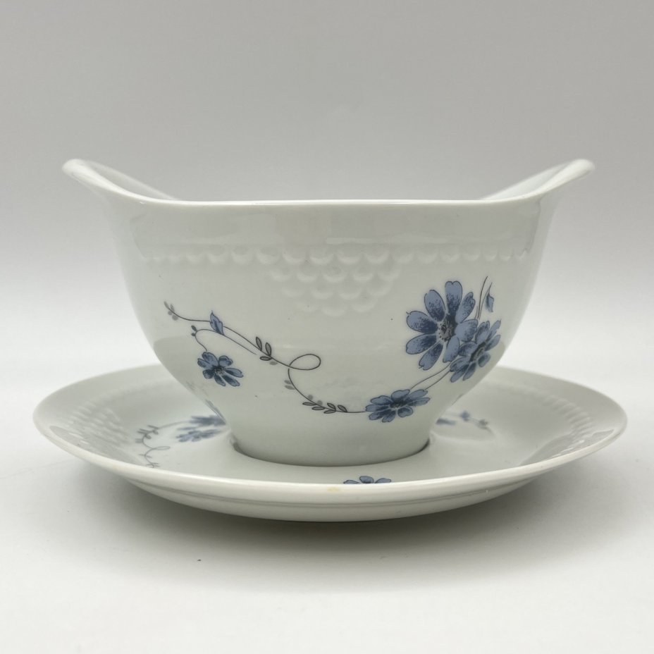 Соусник на подставке, украшенный цветочным декором