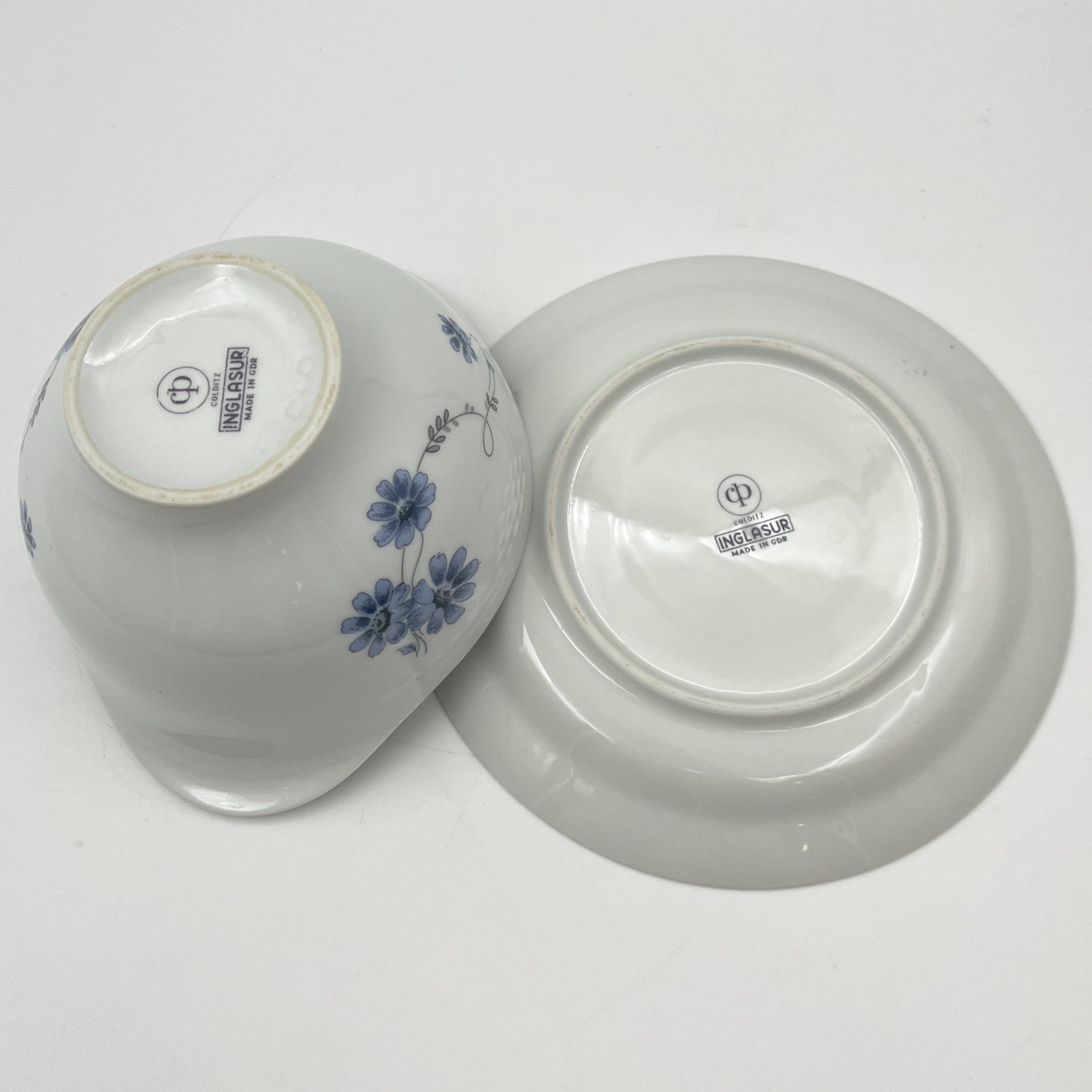 Соусник на подставке, украшенный цветочным декором, фарфор, деколь, Colditz (Кольдиц), ГДР, 1980-1990 гг.