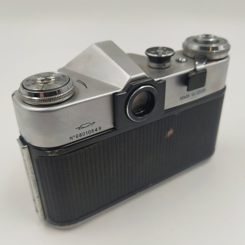 Фотоаппарат "Зенит-В" с объективом "Индустар-50" в оригинальном кофре, Красногорский механический завод (КМЗ)