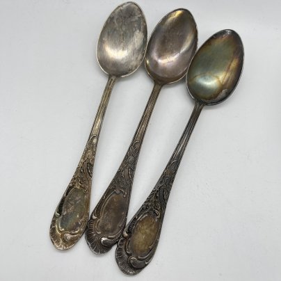 Набор из 3 столовых ложек с фигурным растительным декором на ручках, мНЦ (медь-никель-цинк), Киевский завод столовых приборов и посуды им. Дзержинского (ЗiД, ЗиД), СССР, 1950 г.