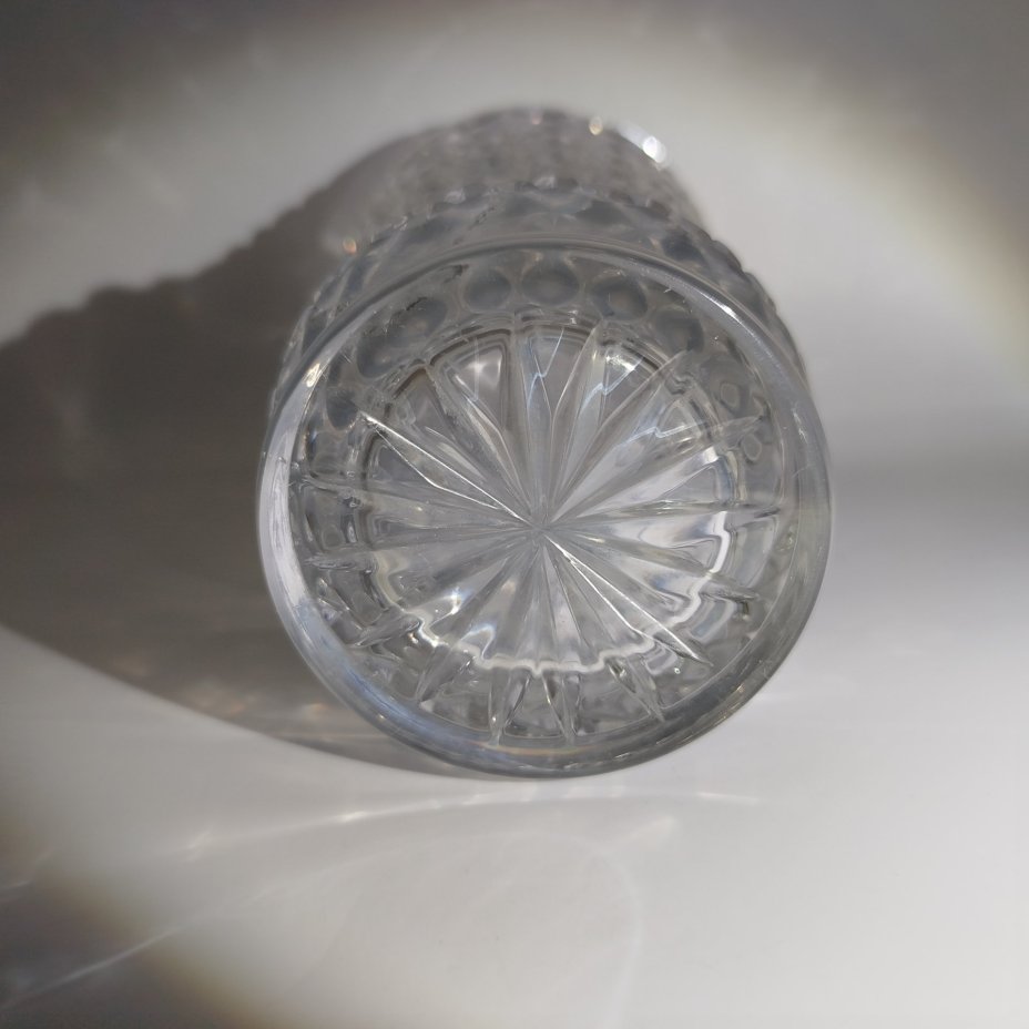 Ваза с рельефным геометрическим декором