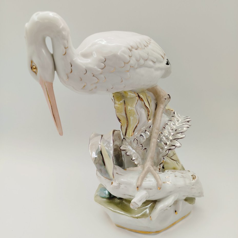 Статуэтка "Аист", автор модели Н.П. Пустыгин, автор росписи М.М. Шепелева (Кожина), фарфор, люстр, роспись, золочение, Дулевский фарфоровый завод (Дулёво), СССР, 1959 г.