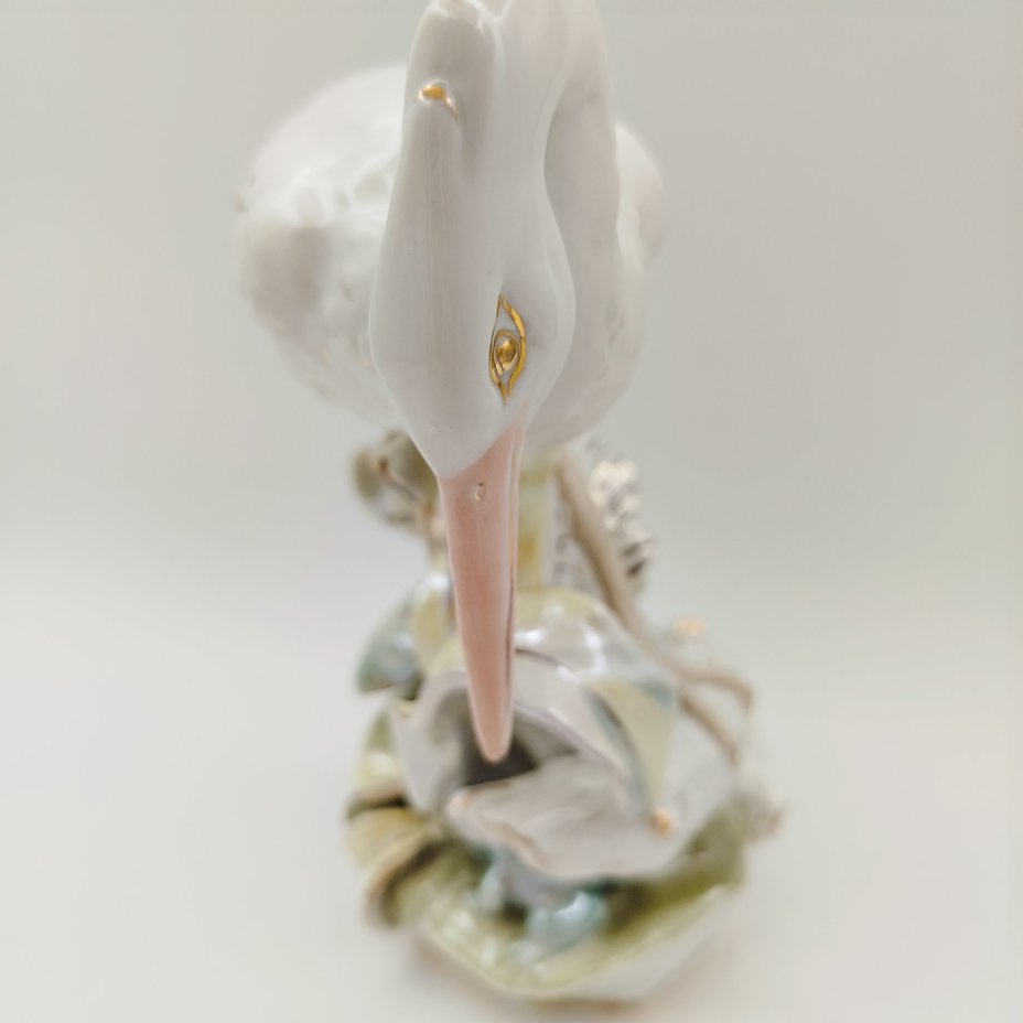 Статуэтка "Аист", автор модели Н.П. Пустыгин, автор росписи М.М. Шепелева (Кожина)