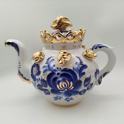 Чайник доливной "Корона" с цветочным декором, фарфор, роспись, золочение, Объединение «Гжель», СССР, 1986-1991 гг., Объединение «Гжель»