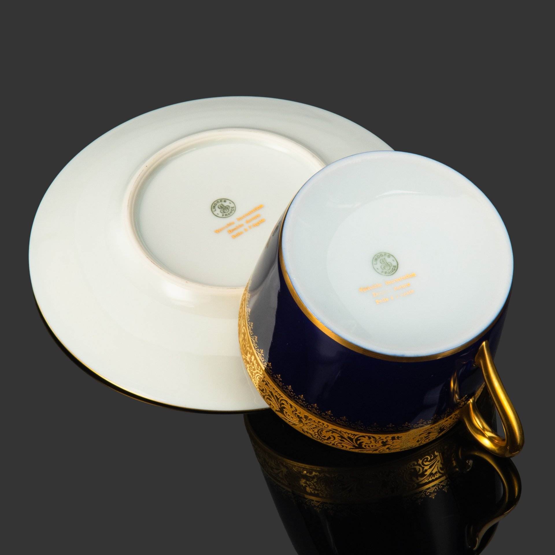 Пара чайная (крупная), украшенная растительным орнаментом, Lemaire Décorateur, фарфор, крытье кобальтом, двойное золочение, Limoges, Франция, 1950-1980 гг., Limoges