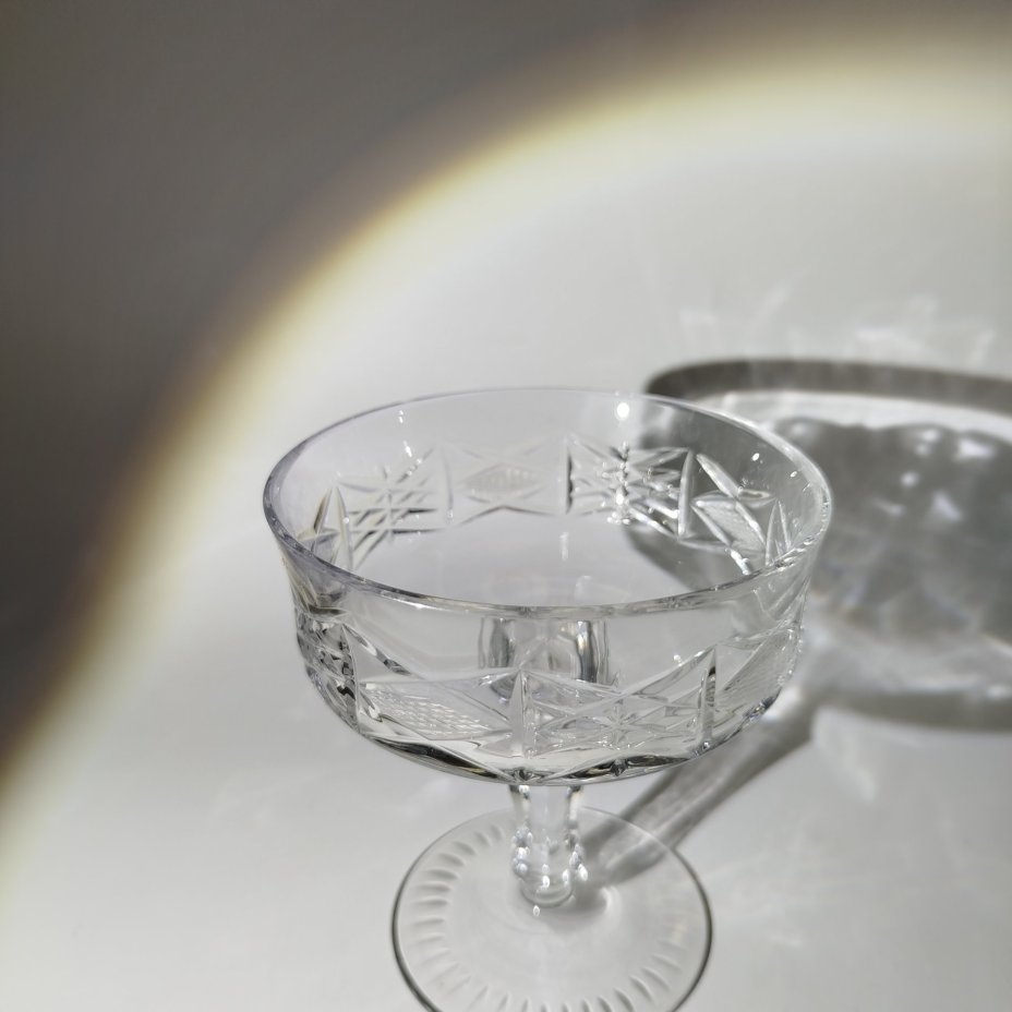 Креманка с резным декором