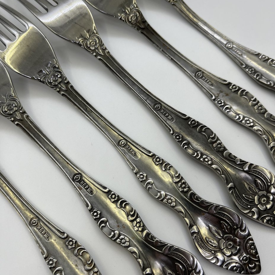 Набор из 6-ти столовых вилок, украшенных растительным декором, нержавеющая сталь, Павловский завод художественных металлоизделий им. С.М. Кирова