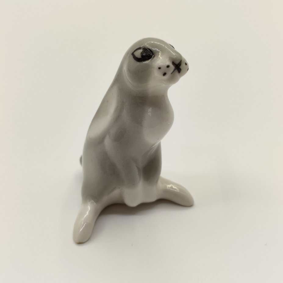 Статуэтка "Заяц", автор модели Н.Е. Муратов, автор росписи И.И. Ризнич, фарфор, роспись, Ленинградский фарфоровый завод (ЛФЗ), СССР, 1950-1960 гг.