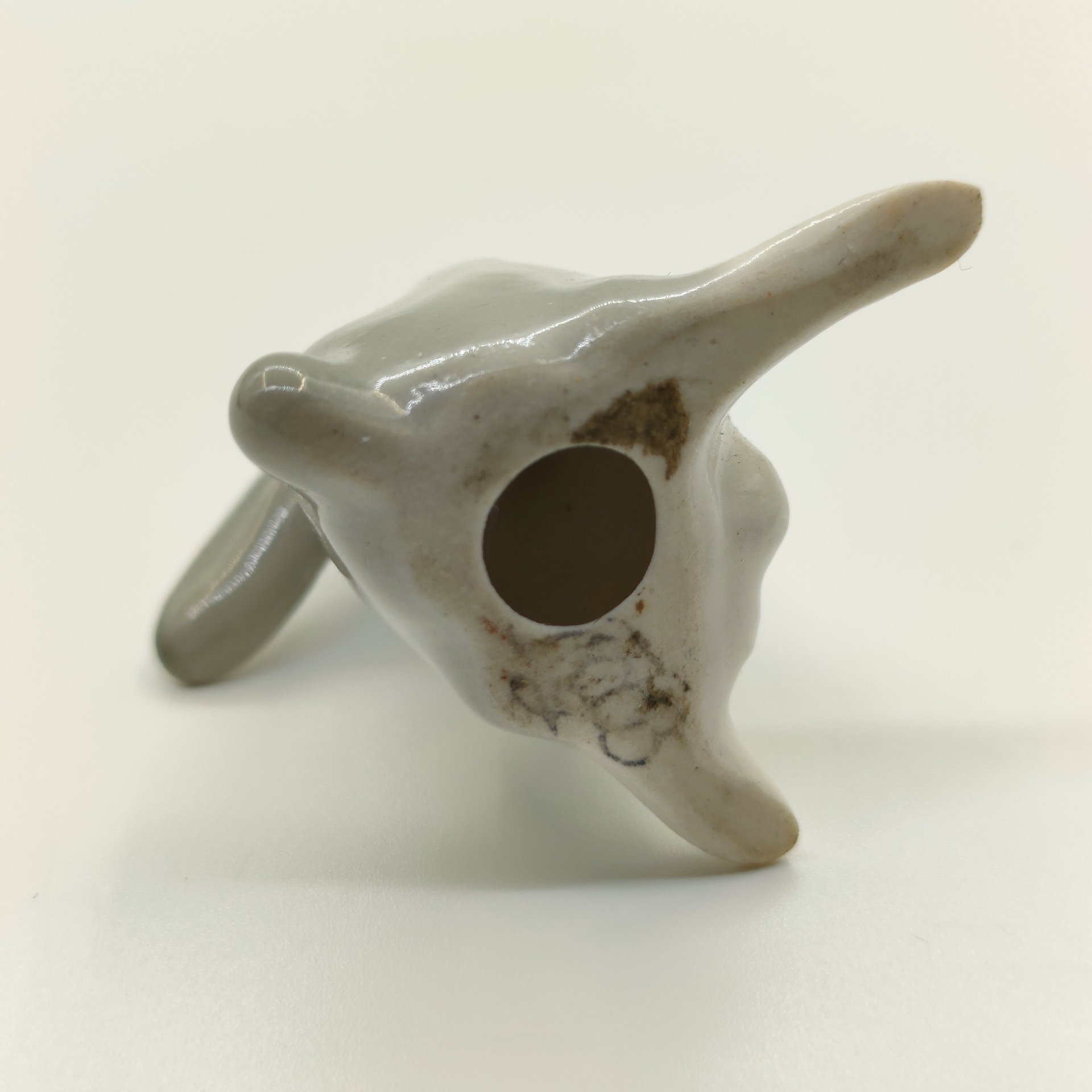 Статуэтка "Заяц", автор модели Н.Е. Муратов, автор росписи И.И. Ризнич, фарфор, роспись, Ленинградский фарфоровый завод (ЛФЗ), СССР, 1950-1960 гг.