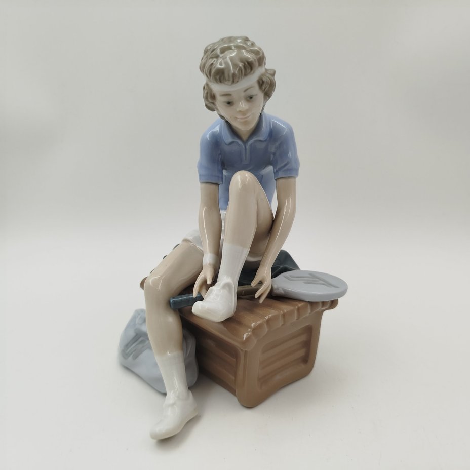 Статуэтка "Мальчик теннисист", фарфор, роспись, NAO Porcelain, Испания, 1987 г.
