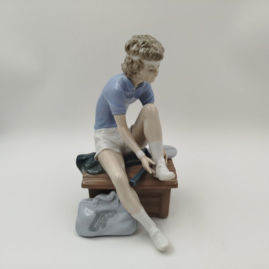 Статуэтка "Мальчик теннисист", фарфор, роспись, NAO Porcelain, Испания, 1987 г.