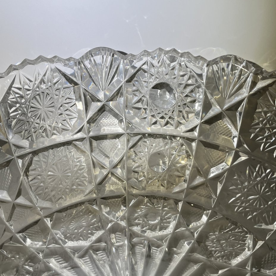 Фруктовница с резным геометрическим декором, хрусталь, алмазная грань, СССР, 1970-1990 гг.