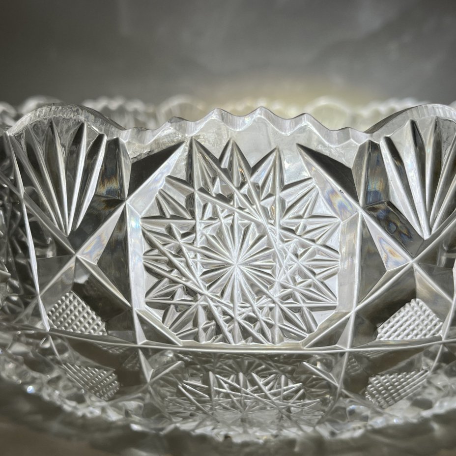 Фруктовница с резным геометрическим декором, хрусталь, алмазная грань, СССР, 1970-1990 гг.