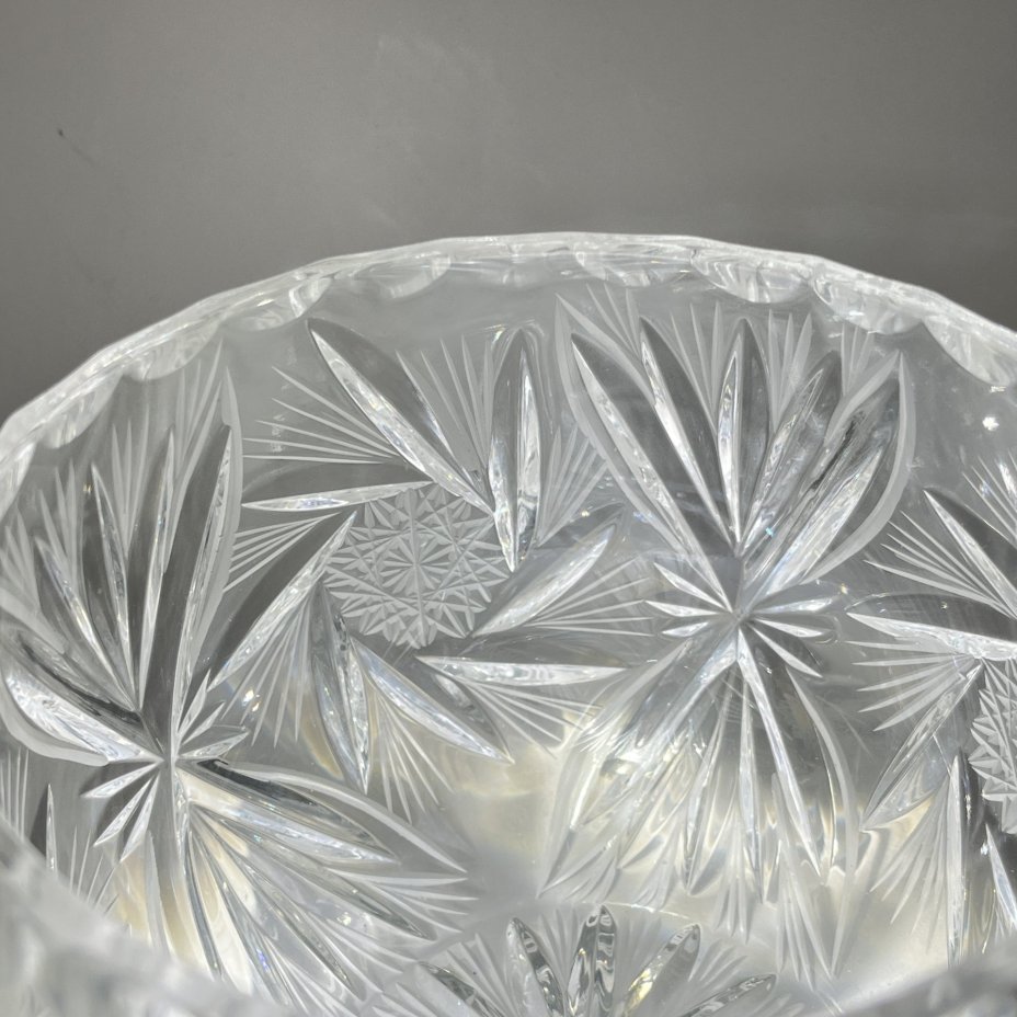 Салатник (конфетница) с резным геометрическим декором