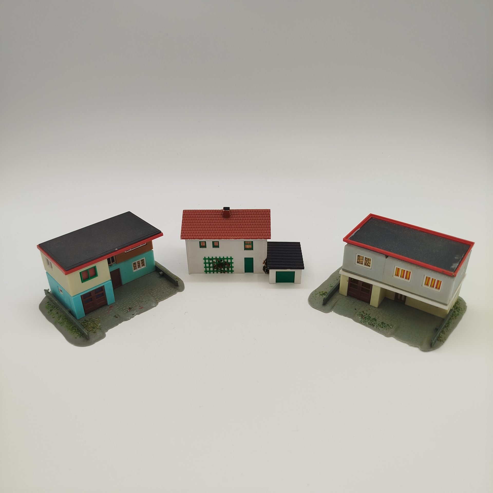 Набор из трех моделей домов для железной дороги, пластик, Piko, ГДР, 1960-1980 гг.