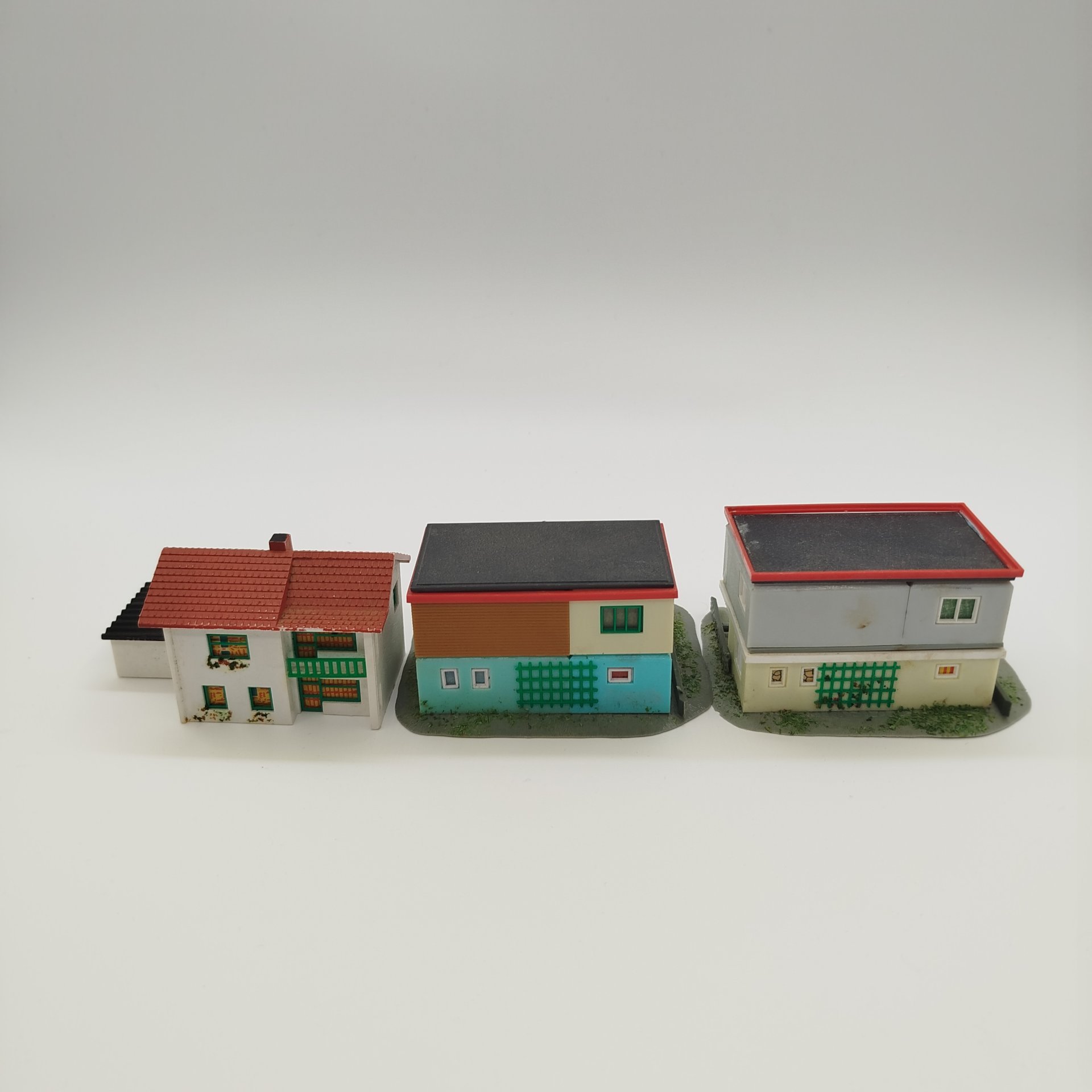 Набор из трех моделей домов для железной дороги, пластик, Piko, ГДР, 1960-1980 гг.