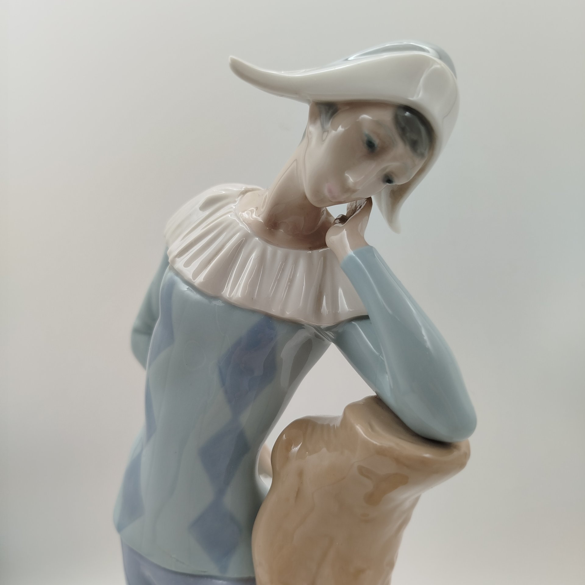 Статуэтка "Арлекин" (склейка), бисквит, роспись, NAO Porcelain, Испания, 1970-1990 гг.