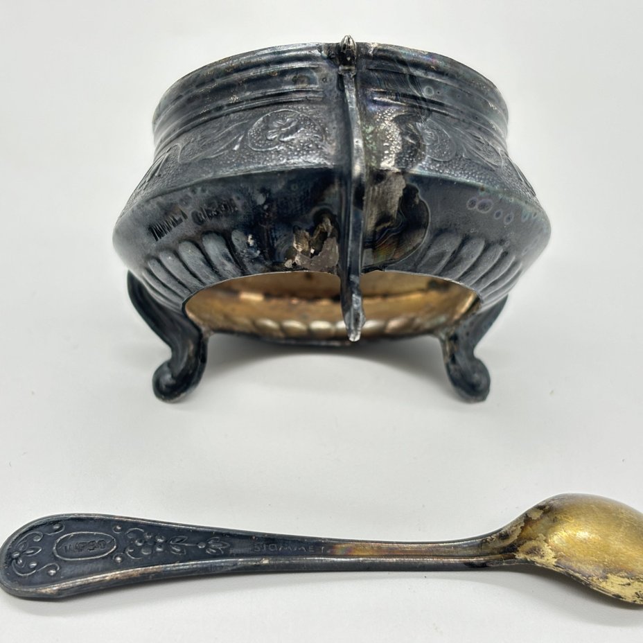 Солонка с ложкой, мНЦ (медь-никель-цинк), стекло (вставка), Мстерский завод художественных изделий «Ювелир», Мстерский завод художественных изделий «Ювелир»