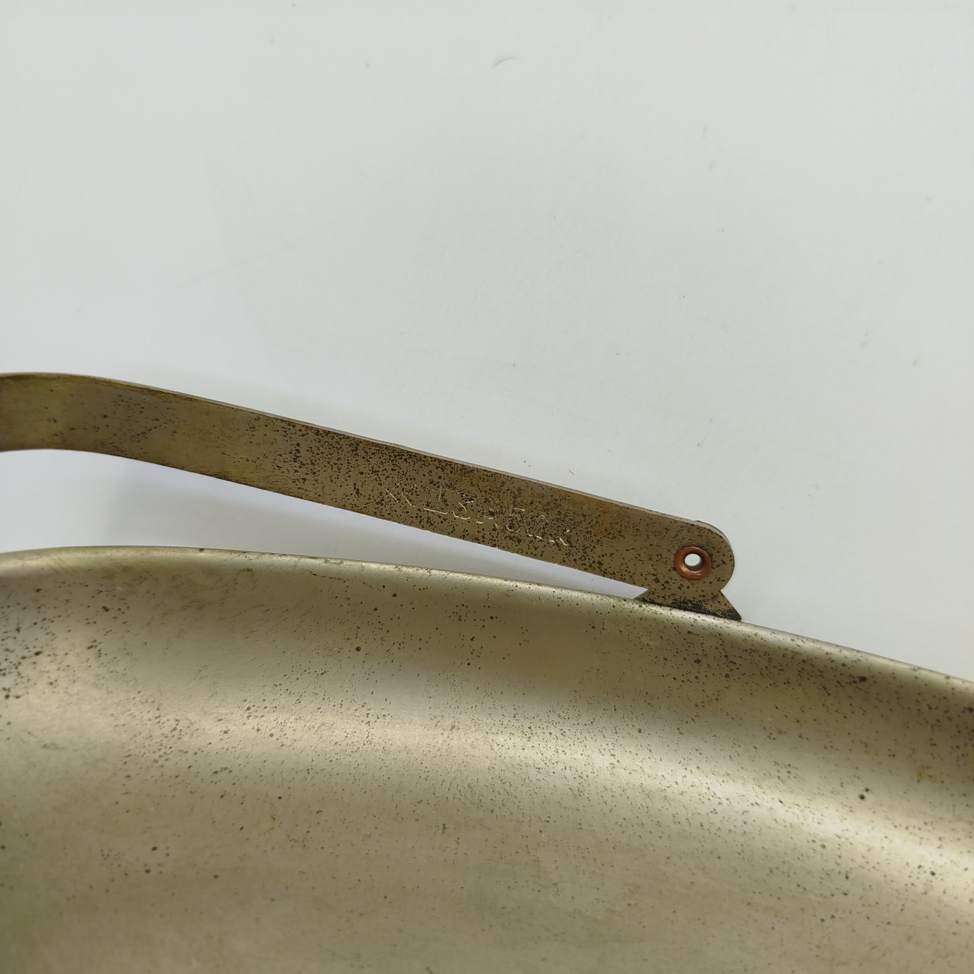 Конфетница овальной формы с ручкой, мельхиор (медь-никель), СССР, 1960-1980 гг.
