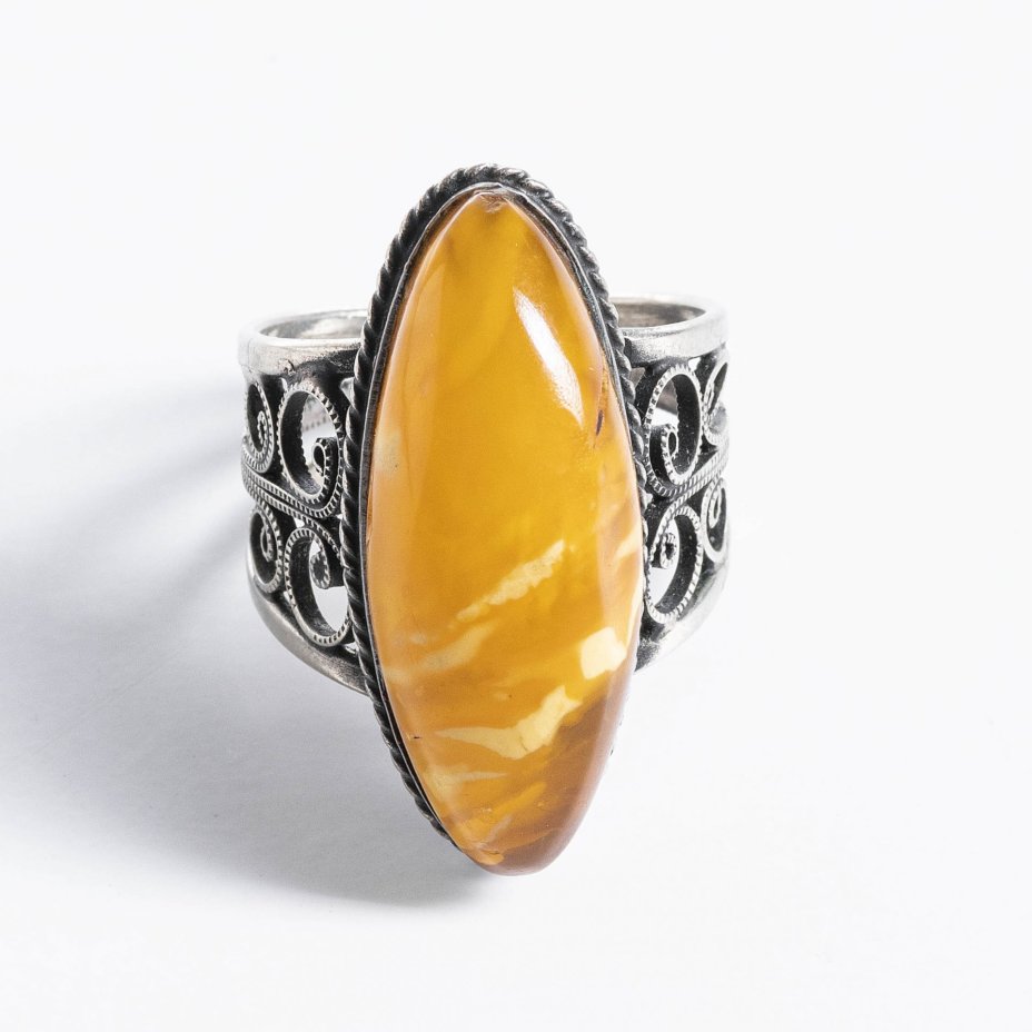 Кольцо с декором из скани и вставкой из янтаря, металл, СССР, 1970-1990 гг.