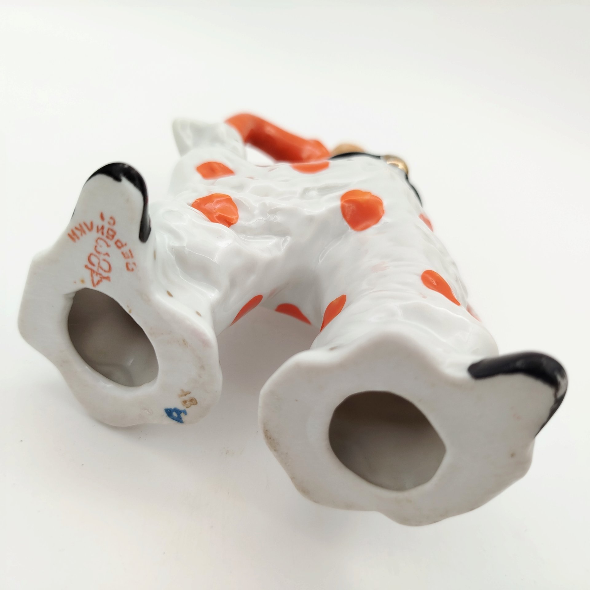 Статуэтка "Клоун", скульптор С.М. Орлов, Дмитровский фарфоровый завод (ДФЗ Вербилки)