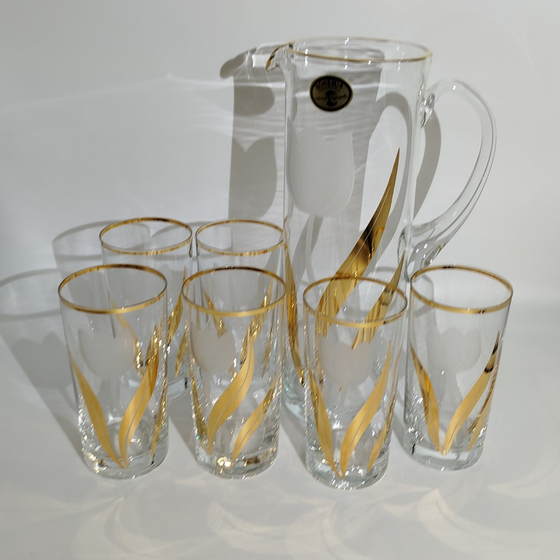 Набор для прохладительных напитков, декорированный изображением тюльпанов, на 6 персон (графин и стаканы), стекло, матирование, золочение, Bohemia Crystal (Bohemia Glass), Чехия, 1991-2000 гг.