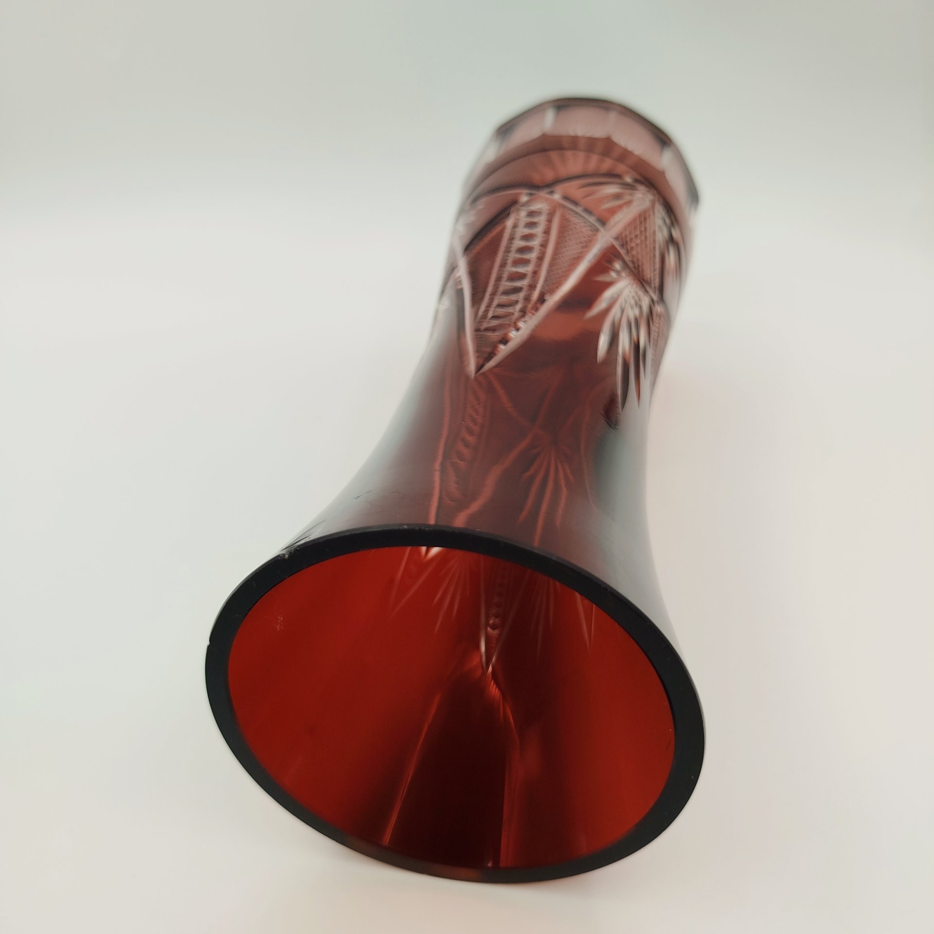 Ваза с геометрическим декором, стекло, марганцевое стекло, алмазная грань, Дятьковский хрустальный завод, СССР, 1970-1990 гг.