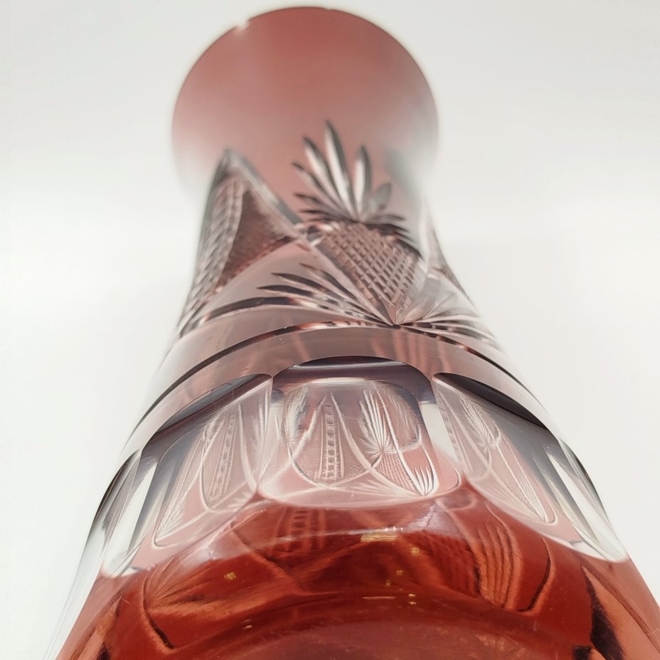 Ваза с геометрическим декором, стекло, марганцевое стекло, алмазная грань, Дятьковский хрустальный завод, СССР, 1970-1990 гг.